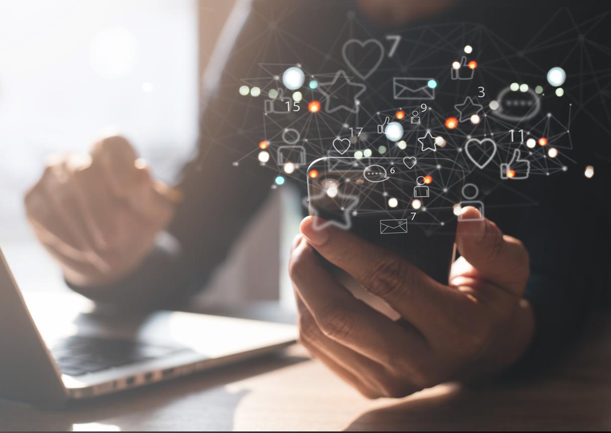 Curso Comunicación en la Era Digital: Redes Sociales para Líderes Corporativos - Online