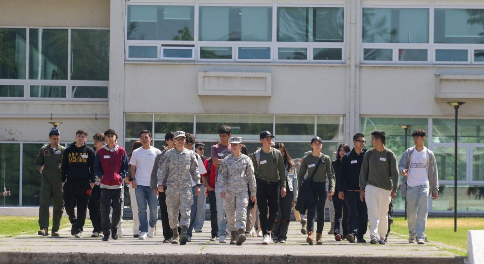 UAI y Escuela de Aviación realizaron Open Day sobre Ingeniería Aeroespacial