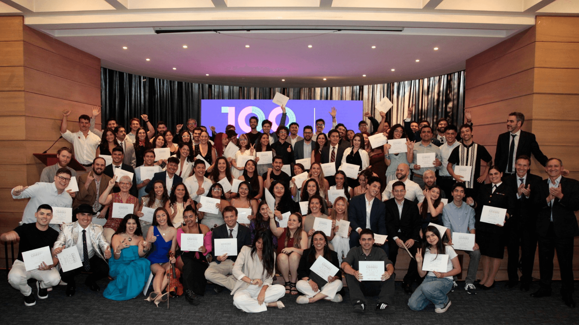 UAI y El Mercurio reconocen a los “100 Jóvenes Líderes” 2025