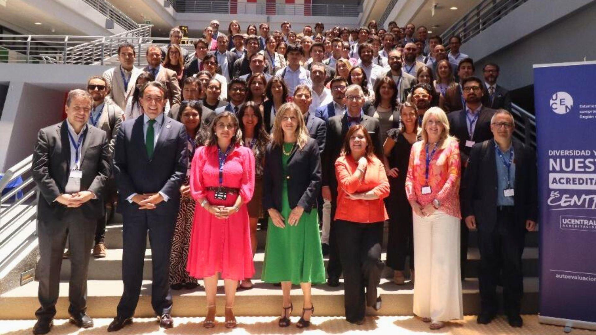 Académicos de Derecho Administrativo participan en conferencia anual de ICON-S Chile en La Serena