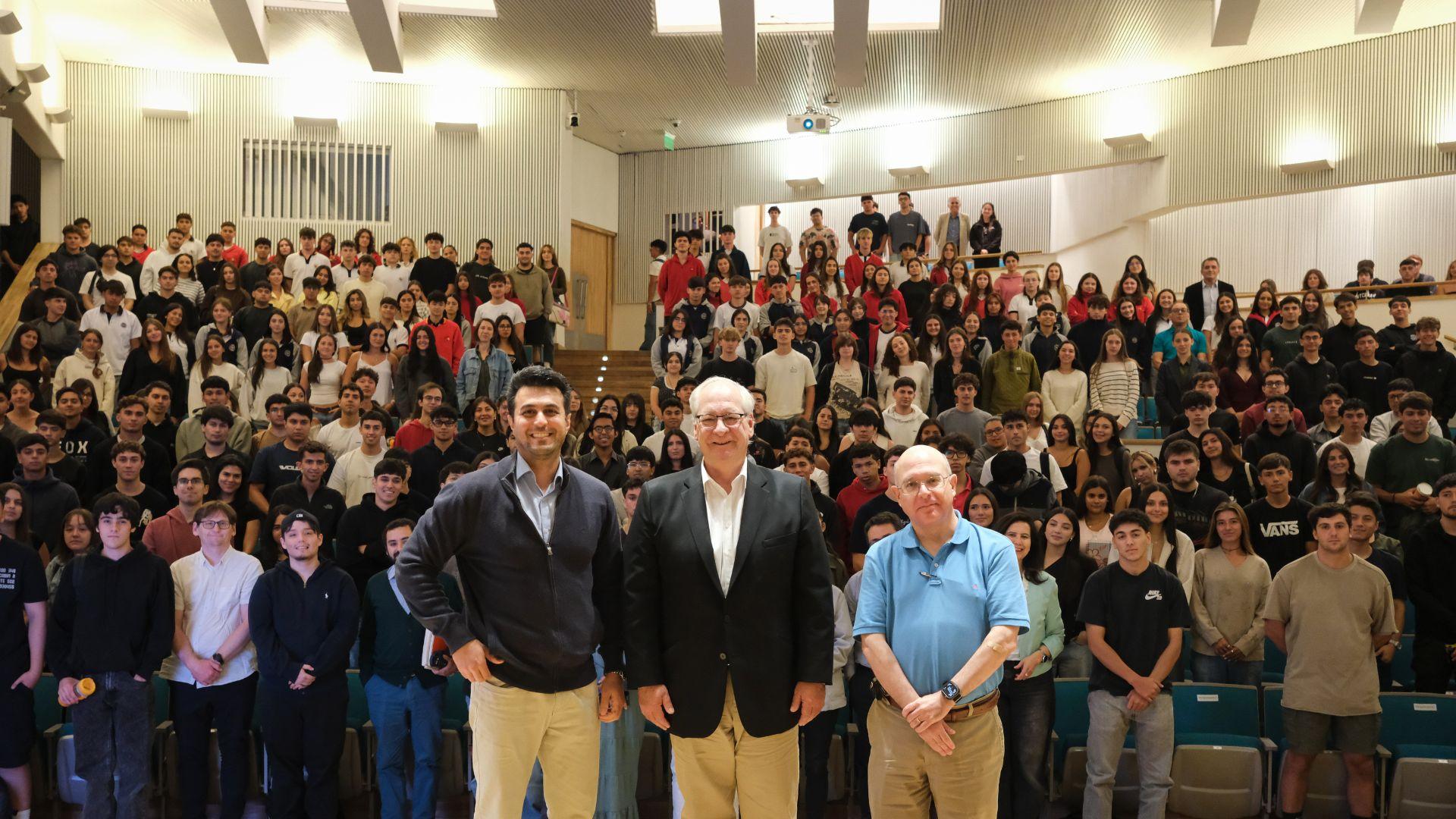 Académicos UAI analizaron en campus Viña del Mar el impacto estratégico del conflicto en Irán 