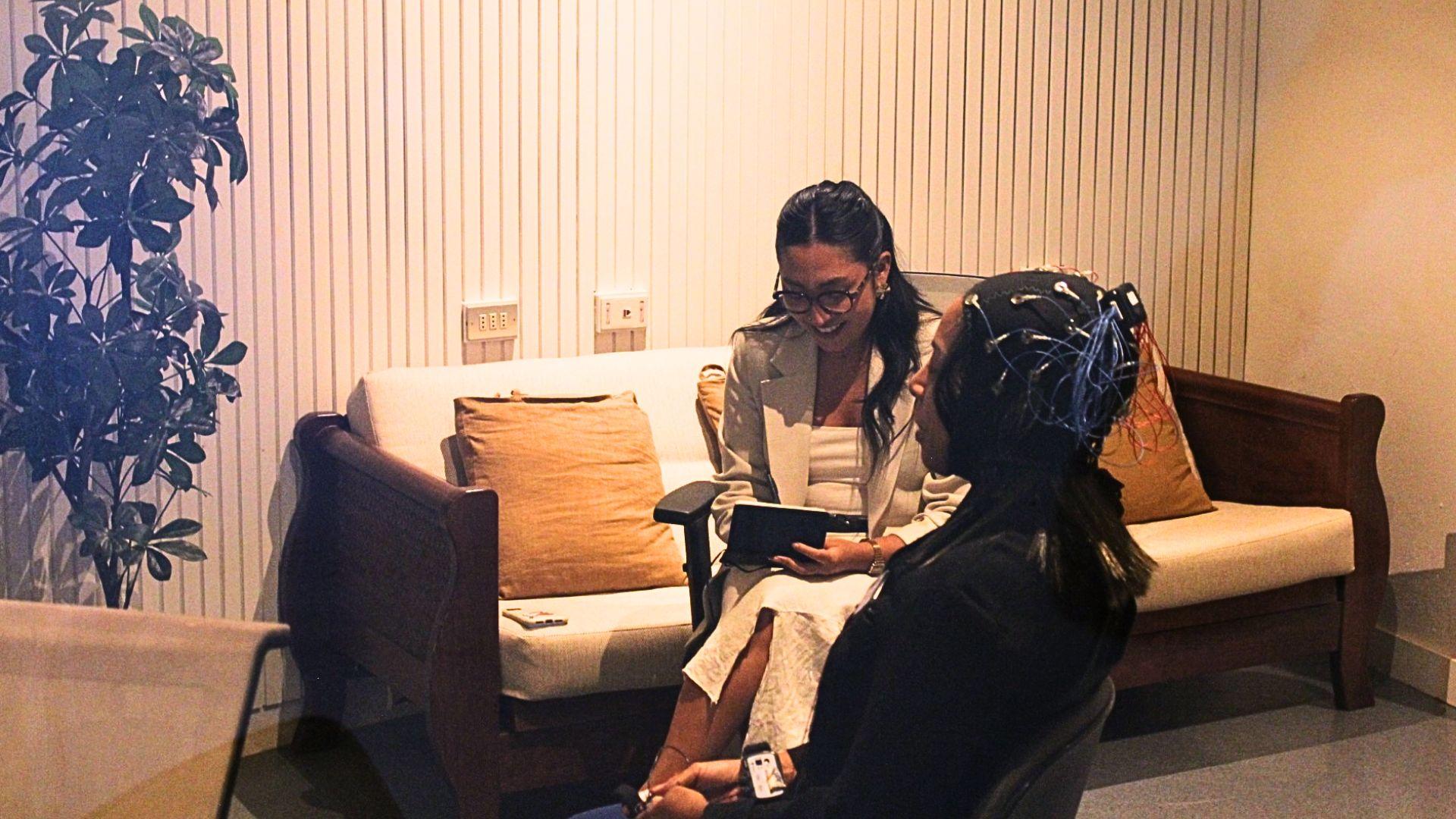 Alumna de doctorado UAI obtiene premio internacional para investigar la “disolución del yo”