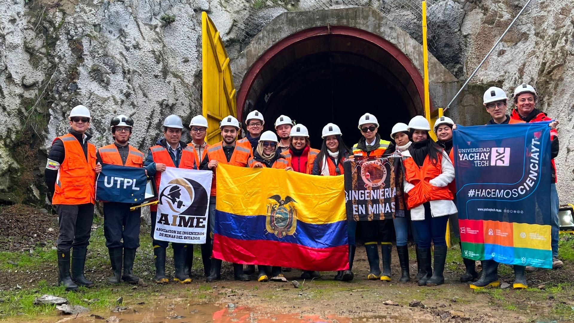 Estudiantes de Ecuador visitaron instalaciones de la Escuela Mina Planta en Chancón Estudiantes de Ecuador visitaron instalaciones de la Escuela Mina Planta en Chancón