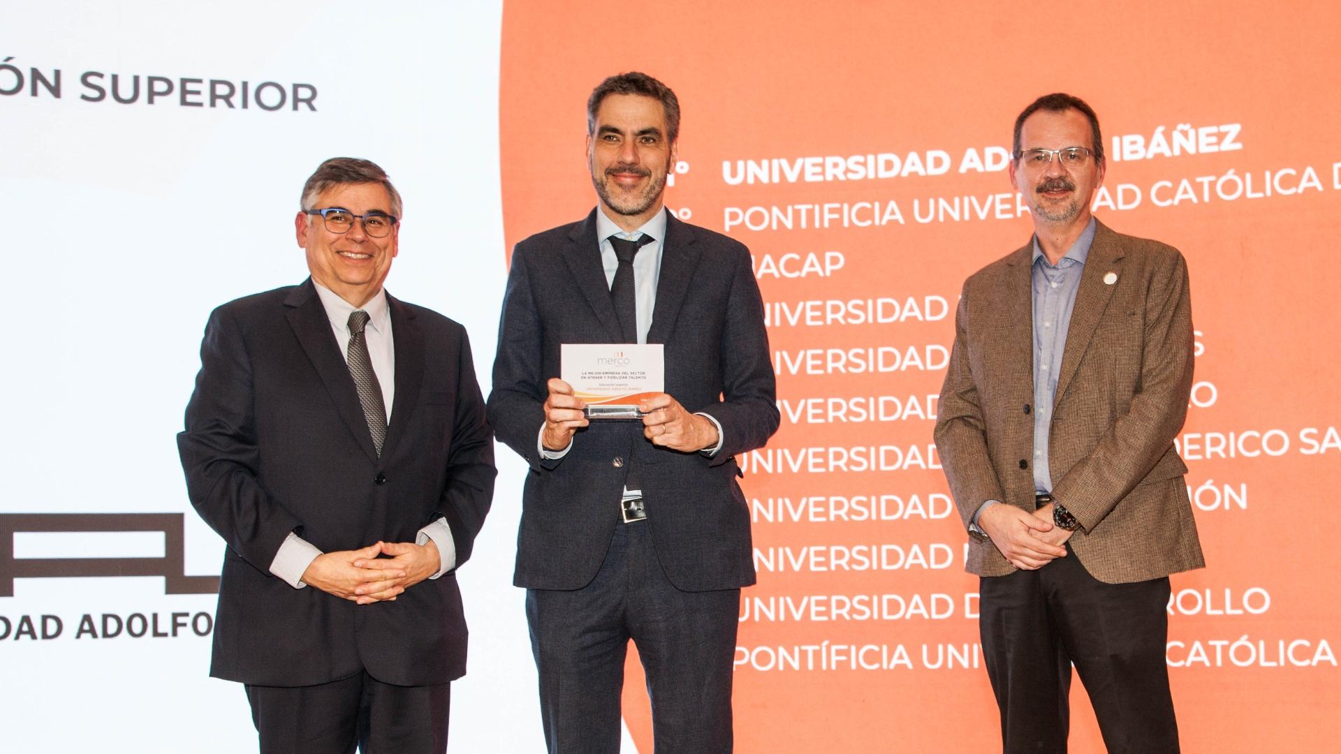 UAI reafirma su liderazgo y se mantiene como N°1 en Educación en MERCO Talento 2026 UAI reafirma su liderazgo y se mantiene como N°1 en Educación en MERCO Talento 2026