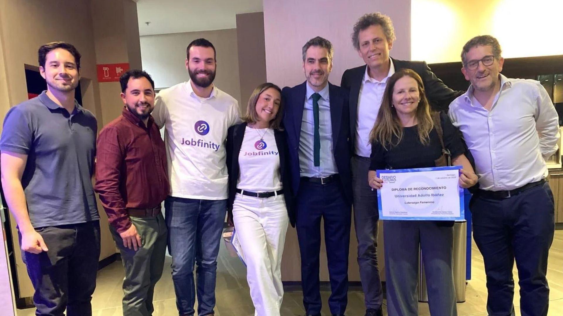 UAI recibió el reconocimiento Liderazgo Femenino del Desafío Futuro Copec Avonni UAI recibió el reconocimiento Liderazgo Femenino del Desafío Futuro Copec Avonni
