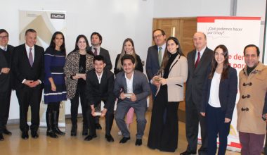 Siete miembros de la UAI reciben Beca Santander para estudiar fuera de Chile