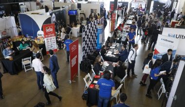 Con éxito se desarrolló la IX versión de la Feria Conexión Empresarial organizada por Alumni UAI
